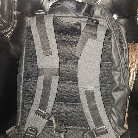 INCASE Slim Laptop Backpack - Picture 3 of 3